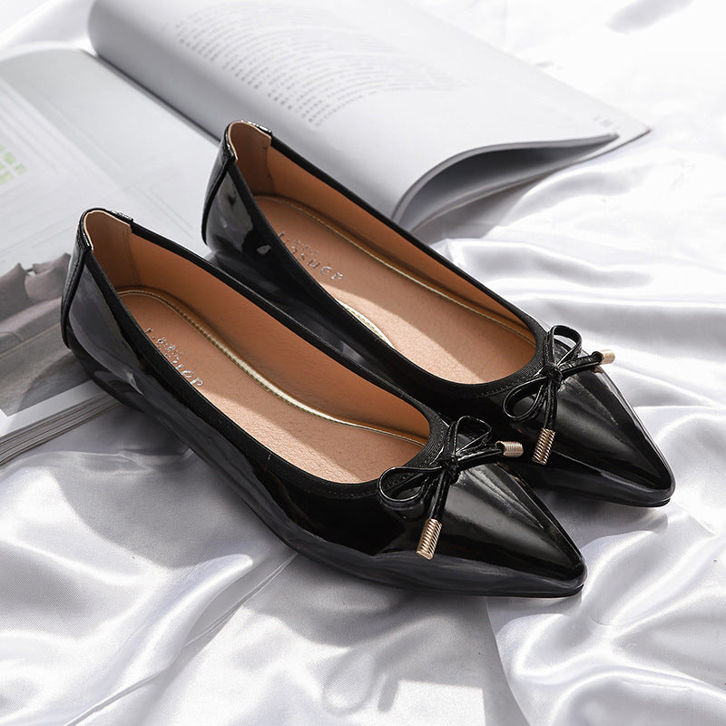 Spitze Ballerinas mit Schleife in Schwarz