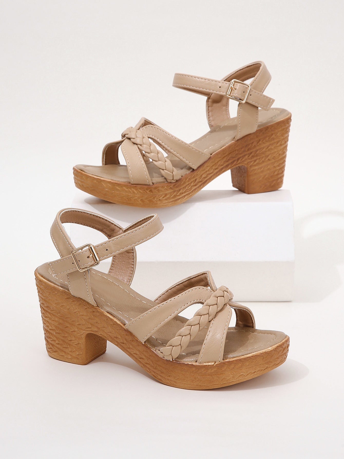 Riemchensandalette in Camel