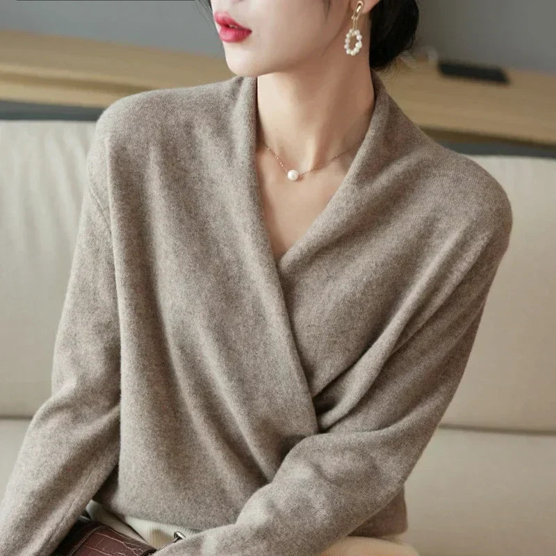 Eleganter Damen Wickelpullover mit V Ausschnitt | M&G