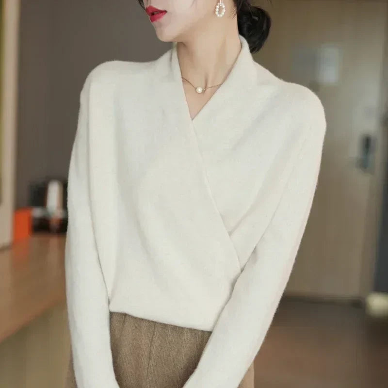 Eleganter Damen Wickelpullover mit V Ausschnitt | M&G