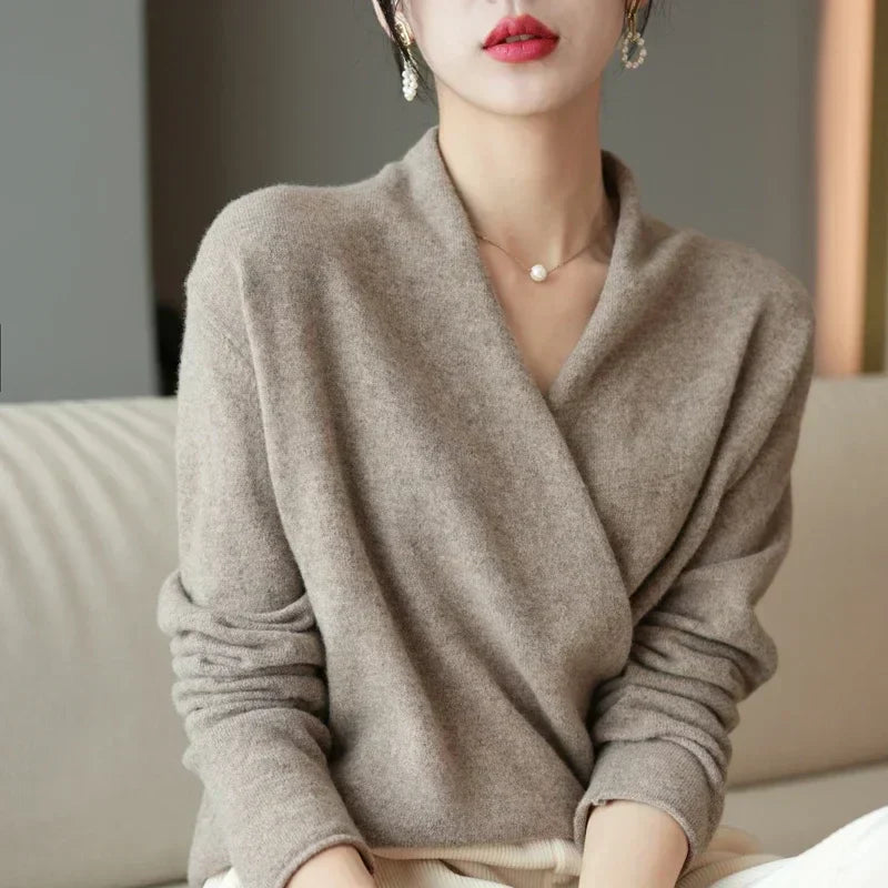 Eleganter Damen Wickelpullover mit V Ausschnitt | M&G
