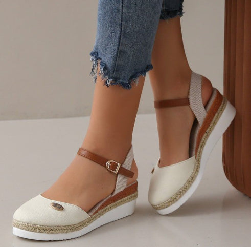 Plateau-Keilsandalette in Beige